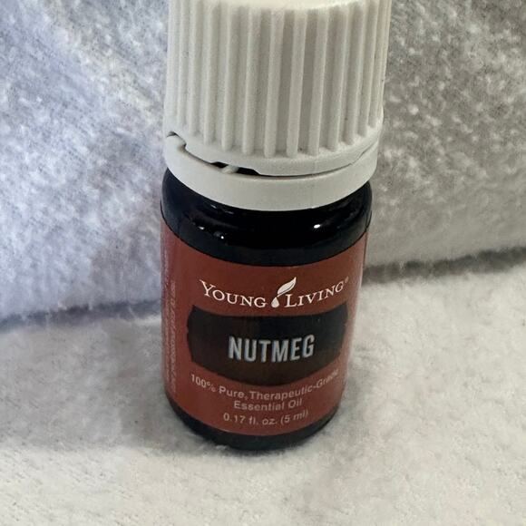 Young Living Essential Oil Nutmeg 5 ML - Picture 1 of 1